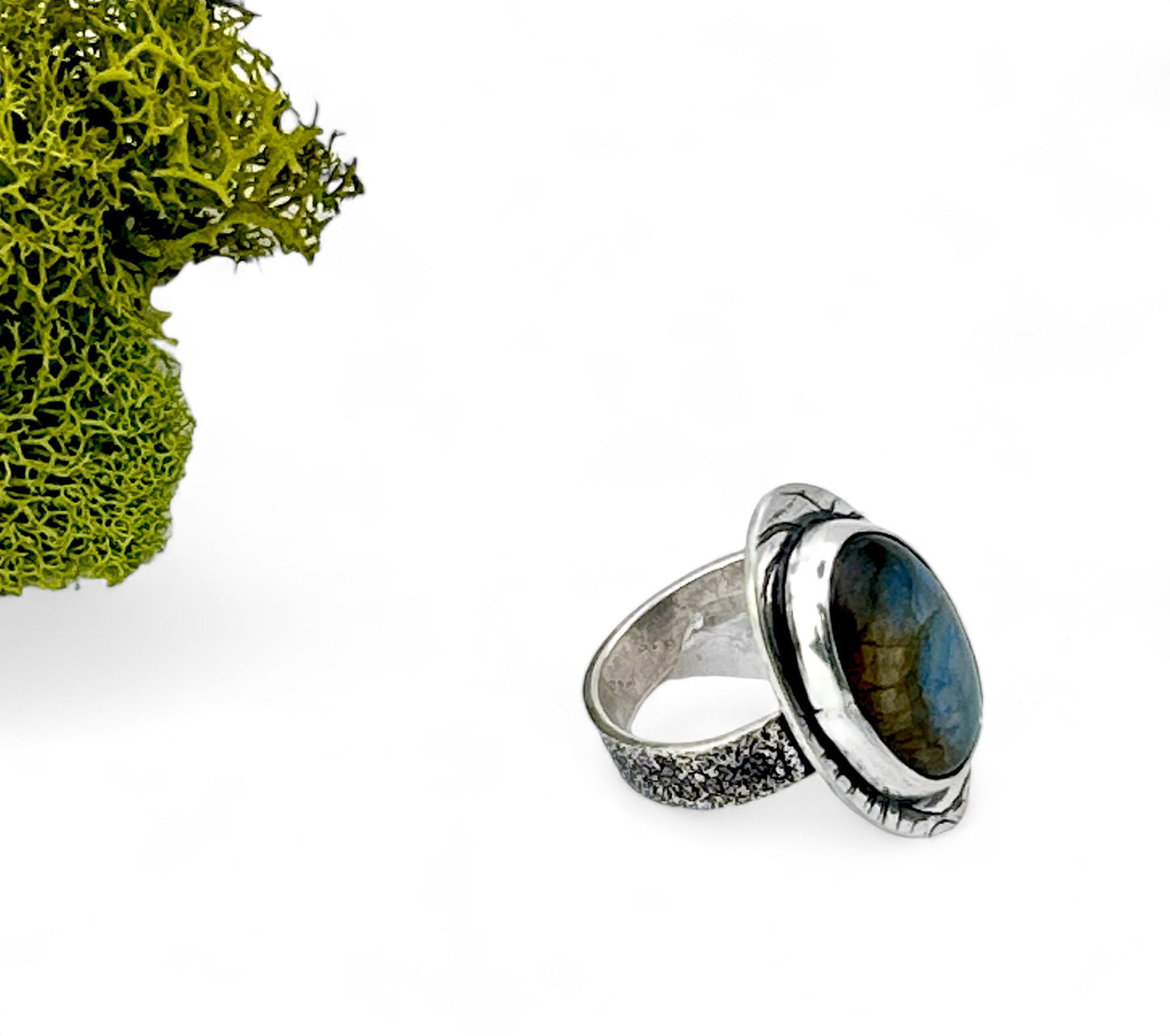 Oval Gold Labradorite Ring