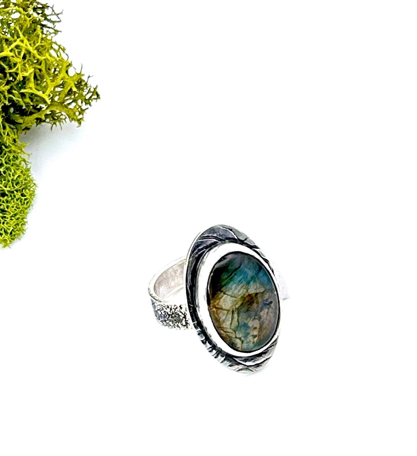 Oval Gold Labradorite Ring